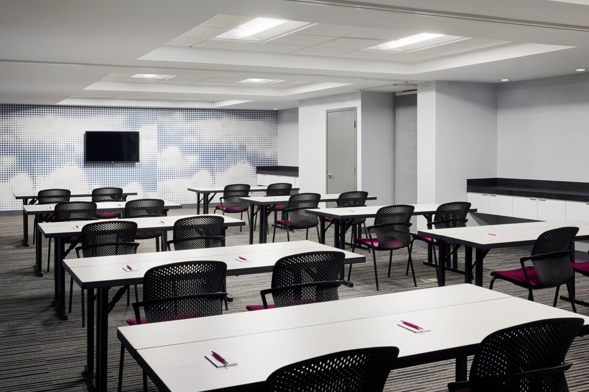 Отель Aloft Atlanta Downtown Экстерьер фото