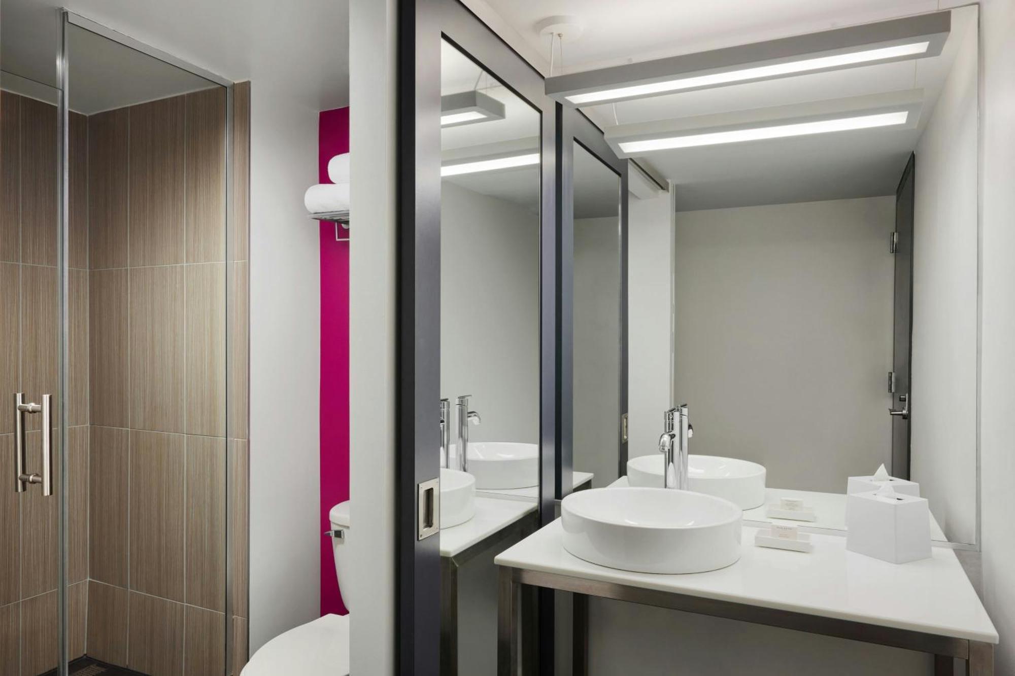 Отель Aloft Atlanta Downtown Экстерьер фото